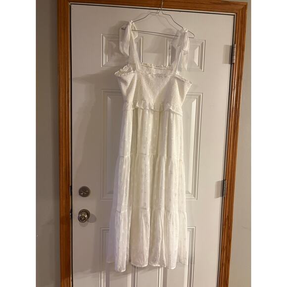 Arula White Maxi Dress Size A (1X) - Picture 2 of 3